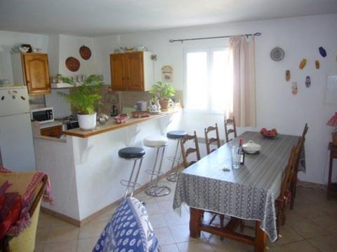 Les Cigales Bed & Breakfast Saint-Andiol Oda fotoğraf