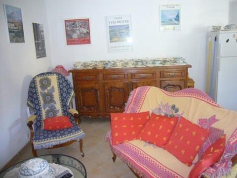 Les Cigales Bed & Breakfast Saint-Andiol Oda fotoğraf