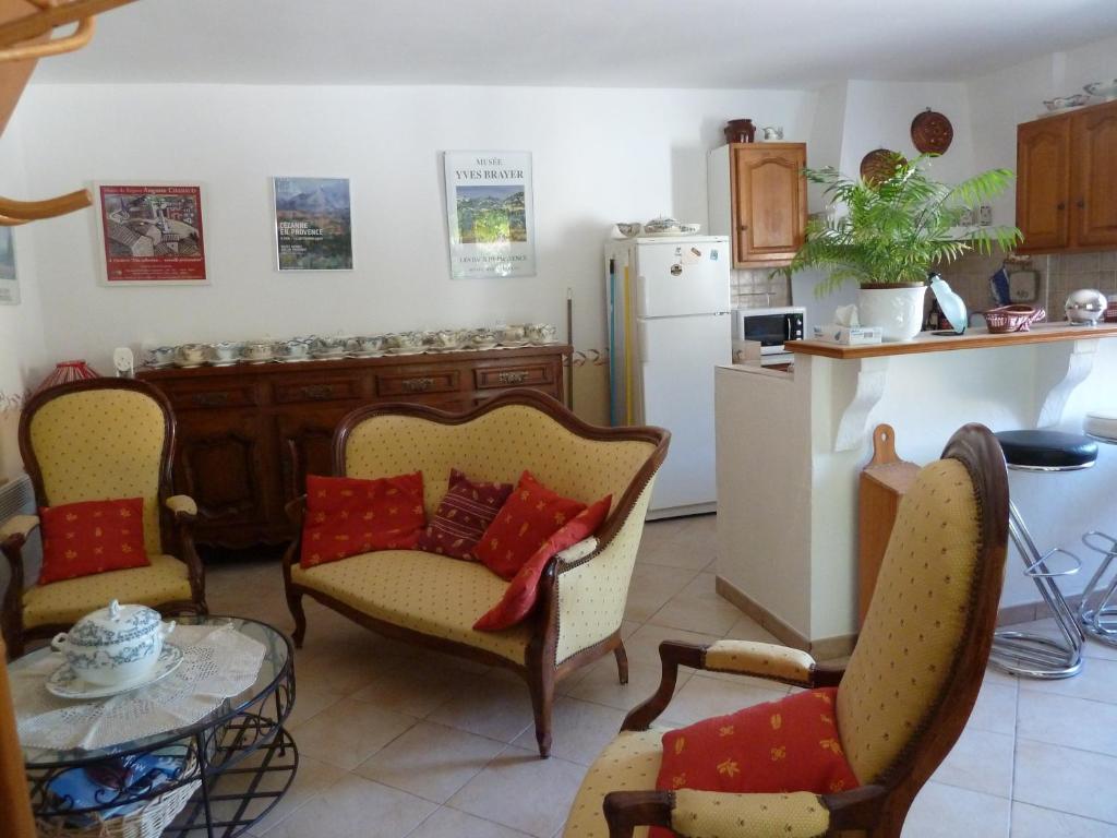 Les Cigales Bed & Breakfast Saint-Andiol Dış mekan fotoğraf
